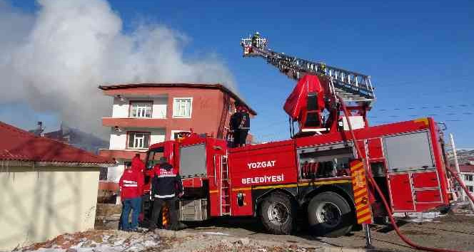 Dumanı gören telefona sarıldı, ekipler alarma geçti