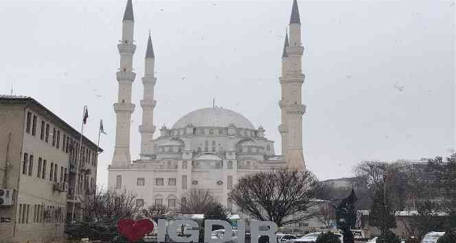 Doğunun Çukurova’sı yeniden beyaza büründü