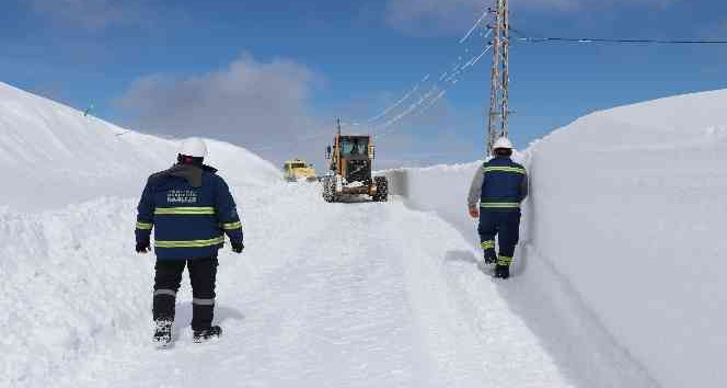 2 metre karda 4 saatte bölgeye ulaştılar