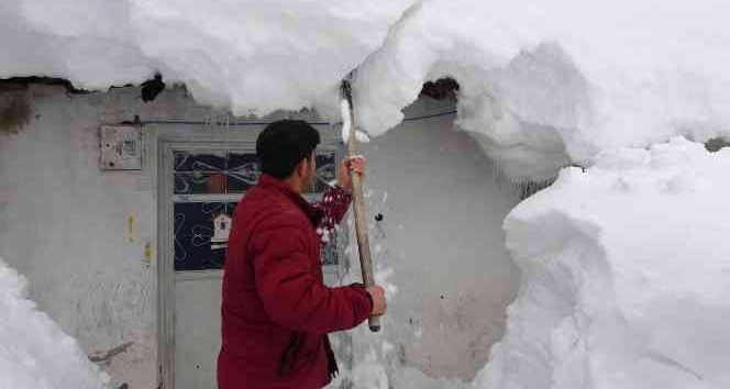 Bitlis’e bu kış yağan karın kalınlığı 9 metreye yaklaştı