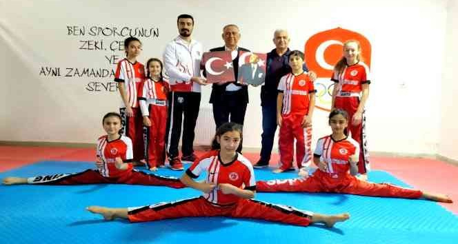 Öğretmeni sayesinde kick boks ile tanıştı, 12 yaşında Türkiye şampiyonu oldu