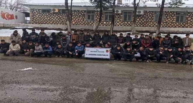 Batman’da 62 düzensiz göçmen yakalandı