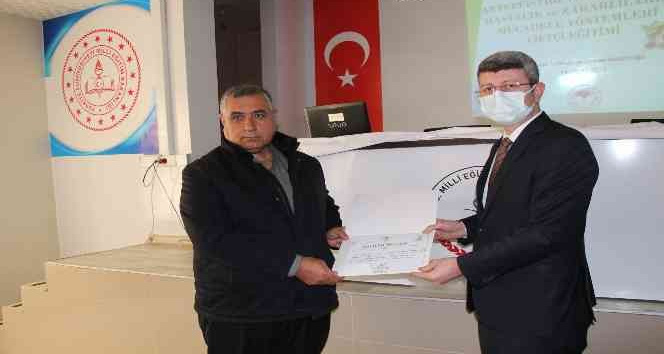 Beşiri’de çiftçilere fıstık yetiştiriciliği eğitimi verildi