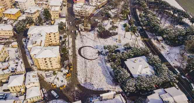 Belediye çalışanlarından anlamlı figür