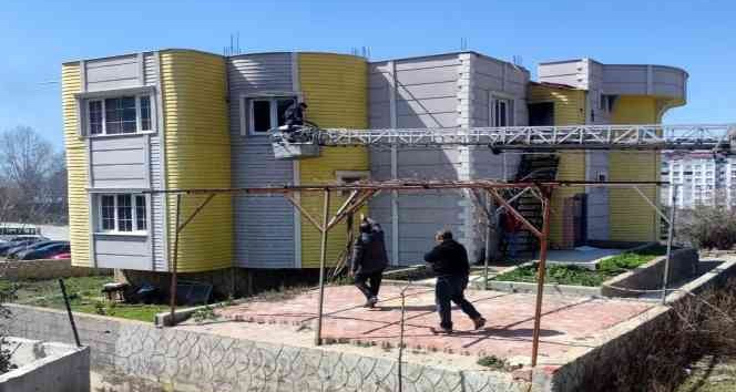 Rehabilitasyon merkezinden çıkan yangın paniğe neden oldu