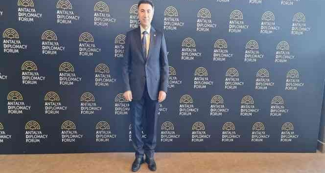 Rektör Demir Antalya Diplomasi Forumuna katıldı