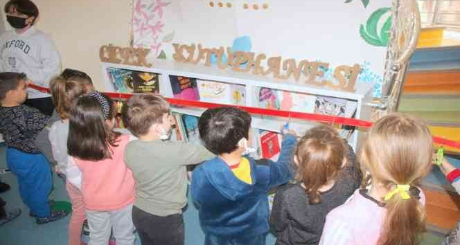 Çınarcık’ta okul öncesi kütüphanesi açıldı