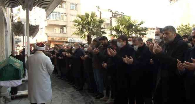 Çocuğuyla fotoğraf çektikten birkaç saat sonra intihar eden polis son yolculuğuna uğurlandı