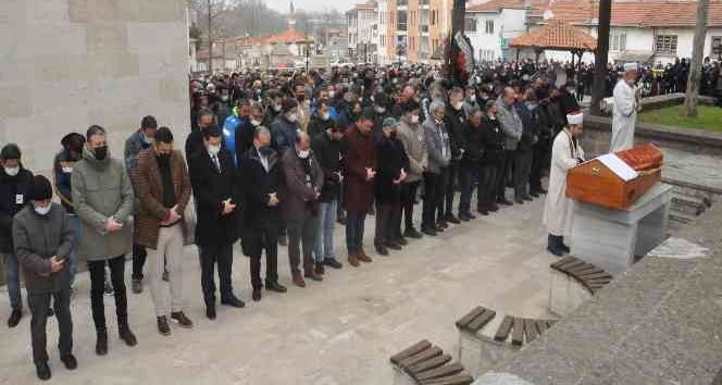 Çatıdan düşüp hayatını kaybeden çiftçi, son yolculuğuna uğurlandı