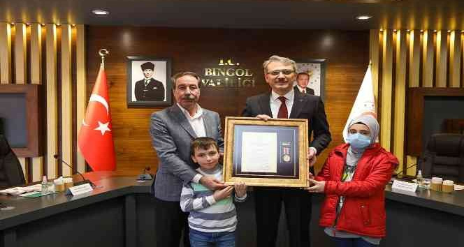 Bingöl’de şehit yakınlarına ‘Devlet Övünç Madalyası ve Beratı’ takdim edildi