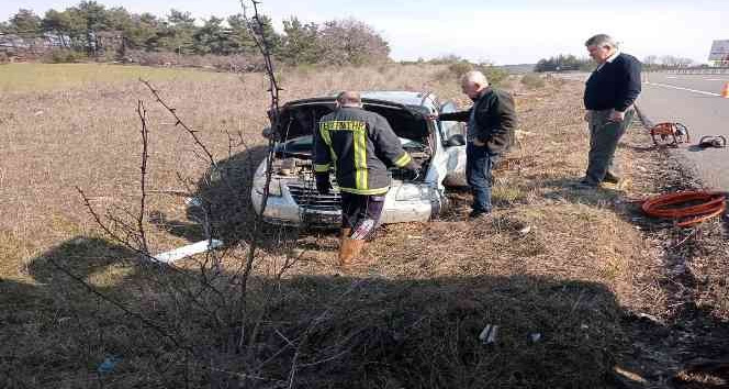 Edirne’de otomobil yol kenarına uçtu: 1 yaralı