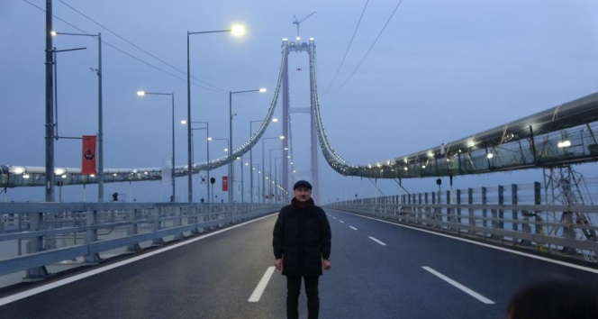 Bakan Karaismailoğlu gün doğumunda 1915 Çanakkale Köprüsünde yürüdü