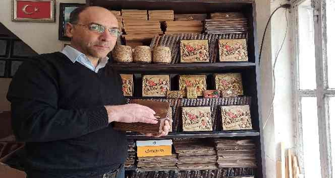 Kahramanmaraş’ın simgelerini magnetlere taşıyor