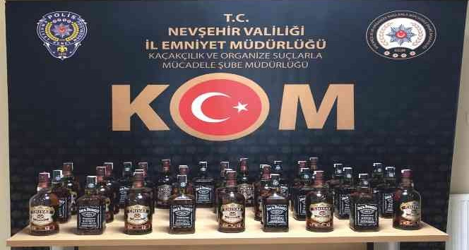 Sosyal medyadan kaçak içki satan 2 kişi gözaltına alındı