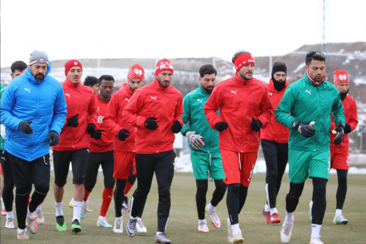 Sivasspor&#039;da Altay maçı hazırlıkları sürüyor