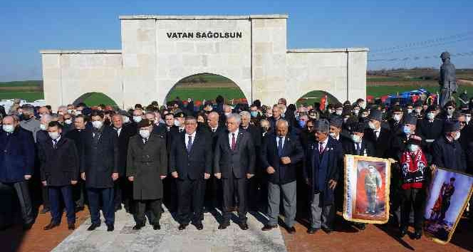 107 yıl önce ‘Çanakkale geçilmez’ dedirten şehitler dualarla anıldı
