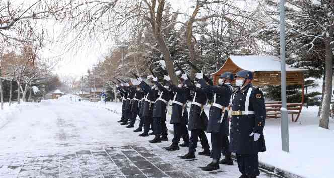 Rektör Aktekin: Çanakkale Deniz Zaferi’nin yıl dönümü programına katıldı