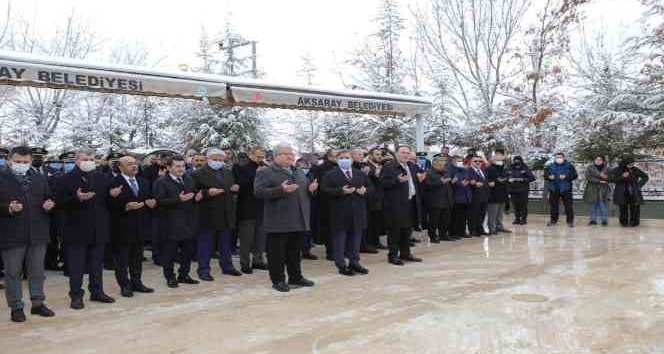 Aksaray’da şehitler mezarı başında anıldı