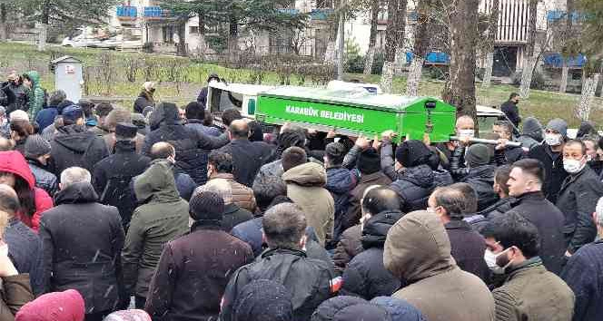 Arkadaşıyla birlikte yaşamına son veren lise öğrencisi son yolculuğuna uğurlandı