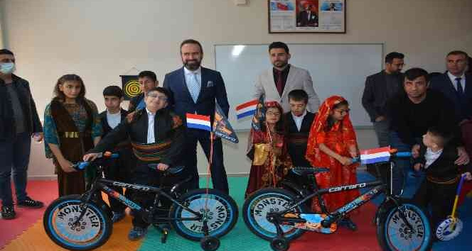 Hollanda Büyükelçi Yardımcısı Erik Weststrate Şırnak’ta öğrencilerle bir araya geldi