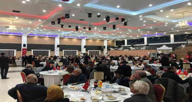 Iğdır’da şehit aileleri ve gaziler onuruna yemek verildi