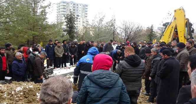 Mardin’de trafik kazasında hayatını kaybeden kuzenler toprağa verildi