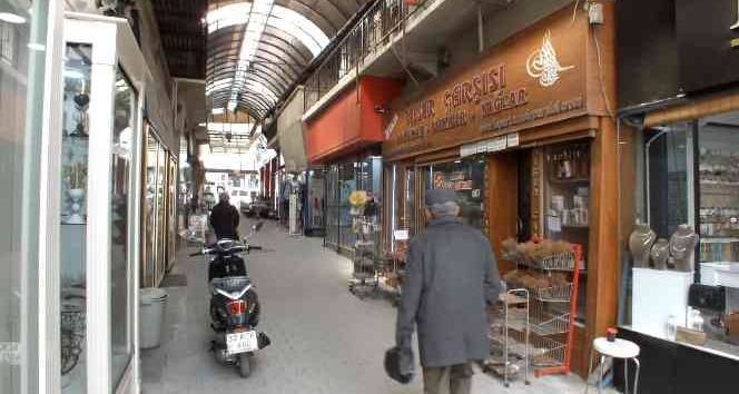 Isparta’nın 461 yıllık Üzüm Çarşısı yıllara meydan okuyor
