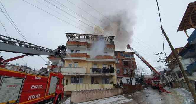 Erbaa’da korkutan yangın