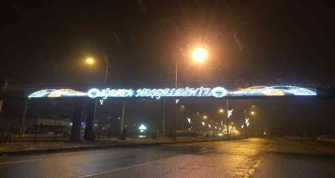 Iğdır-Ağrı yolu kar yağışı sonrası boş kaldı