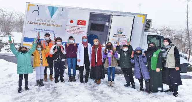 Mobil sağlık tarama aracı, minikler için yollarda