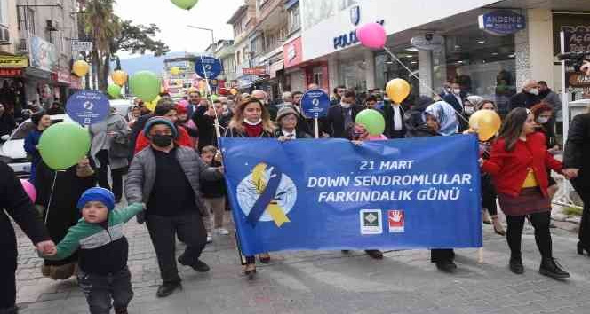 Osmaniye’de “Down Sendromlular Günü” farkındalık yürüyüşü