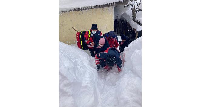 Ordu’da ambulansın ulaşamadığı noktaya UMKE yetişiyor
