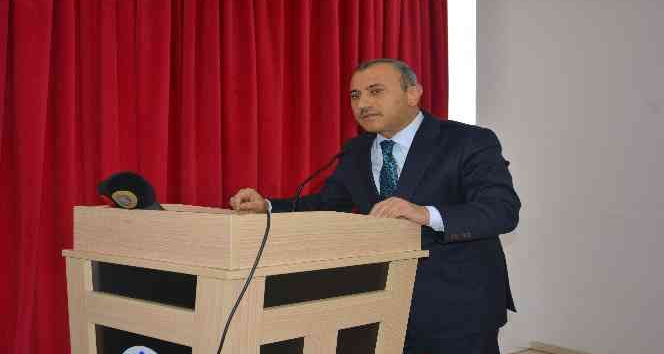 Vali Sonel’den öğrencilere: “Hayallerinizden vazgeçmeyin”