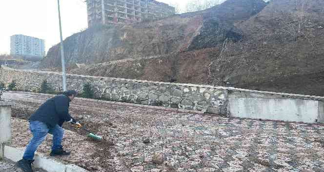 Fatsa’da korkutan heyelan, 15 katlı binaya tehdit oluşturdu