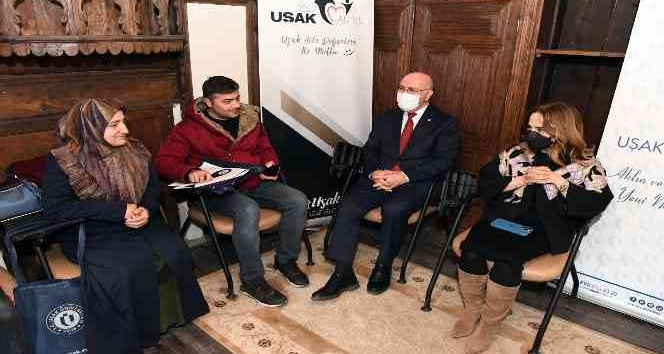 Anne-Baba Üniversitesi eğitimlerine başlıyor