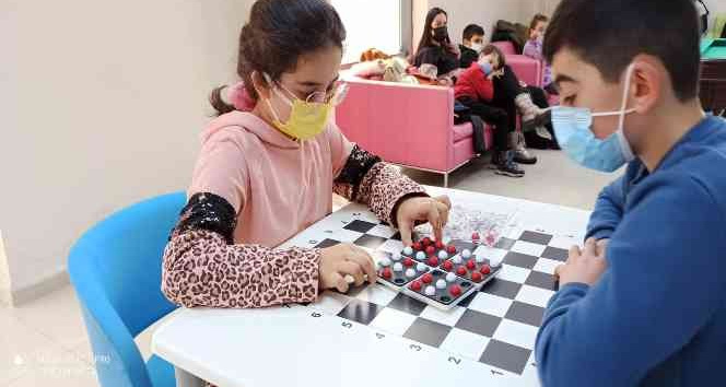 Ardahan’da akıl ve zeka oyunları turnuvası