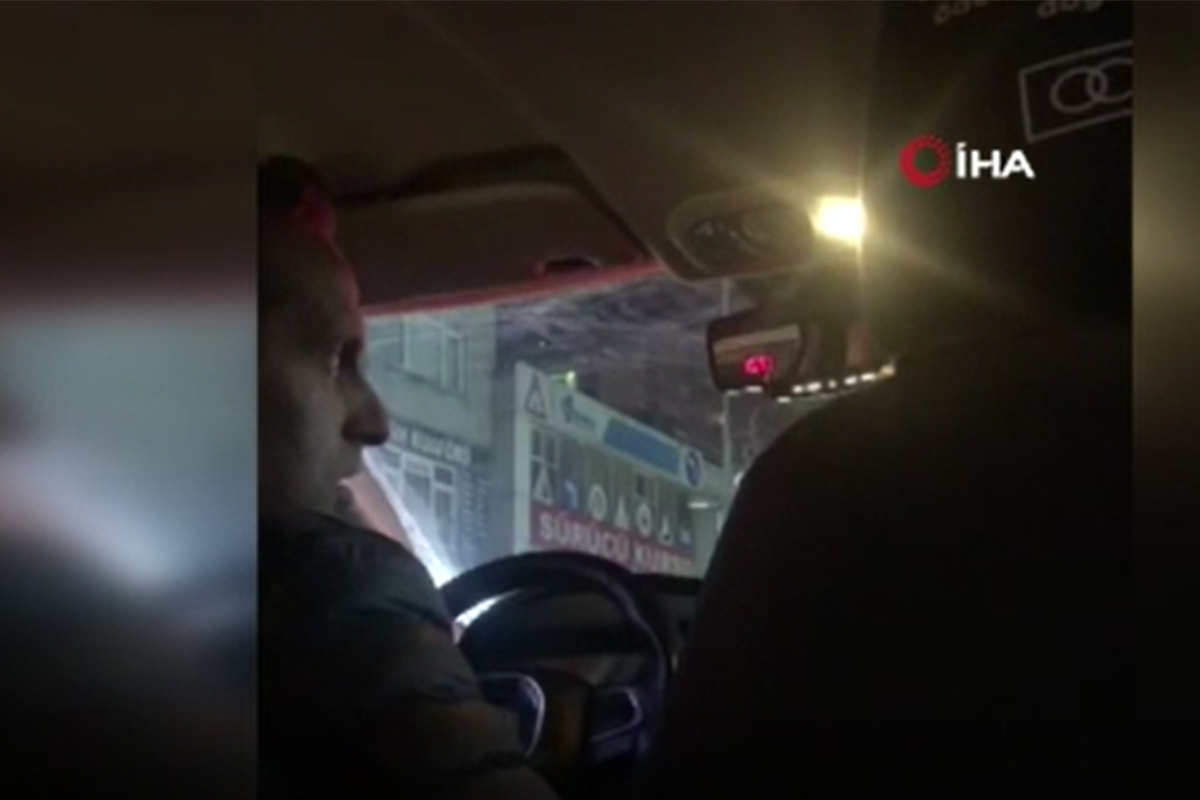 Kağıthane’de taksici ile yolcular arasında tartışma: 'Beğenmiyorsan inersin'