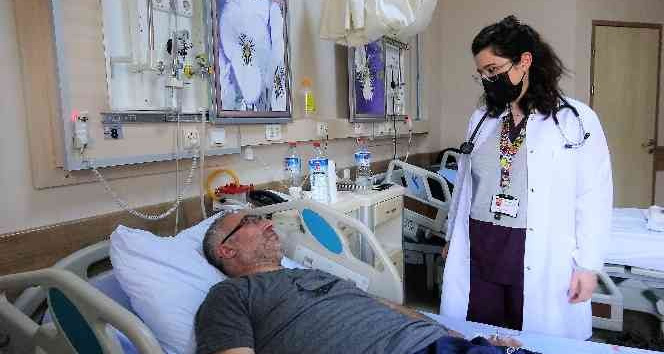 Kalbinde delik olduğunu 46 yaşında öğrendi