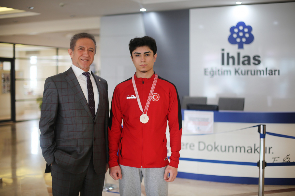İhlas Koleji öğrencisi karatede Türkiye 3.&#039;sü oldu