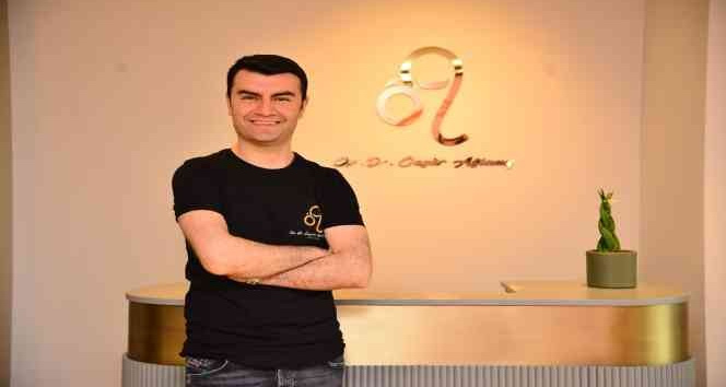 Op. Dr. Özgür Ağlamış: "Doğum sonrası estetiği için 6 ay beklemek şart"
