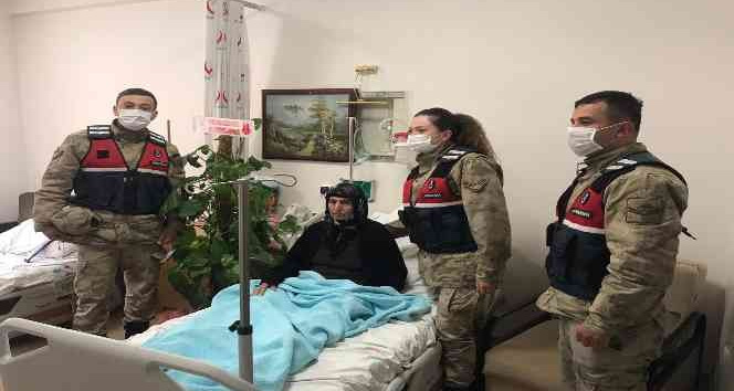 Jandarmadan 108 yaşındaki Emine Çağlı’ya anlamlı ziyaret