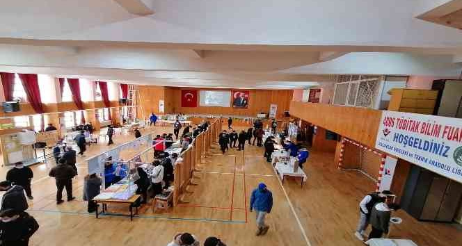 Liselilerden TÜBİTAK Bilim Sergisi