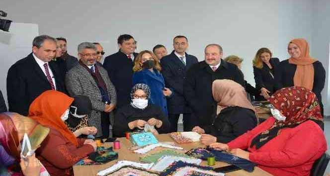 Bakan Varank’tan Uşak Belediyesine övgü dolu sözler