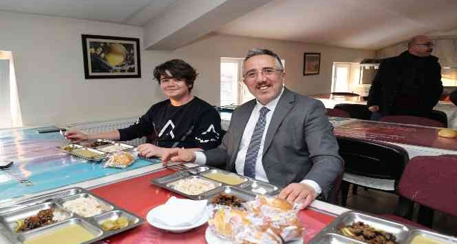 Başkan Savran, öğrencilerle buluştu