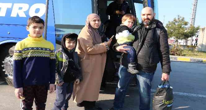 Ukrayna’dan 3 çocuğu ve kanser hastası eşiyle gelen savaş mağduru kadının zorlu yolculuğu