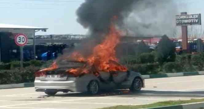 Osmaniye’de LPG tankı patlayan otomobil alev alev yandı