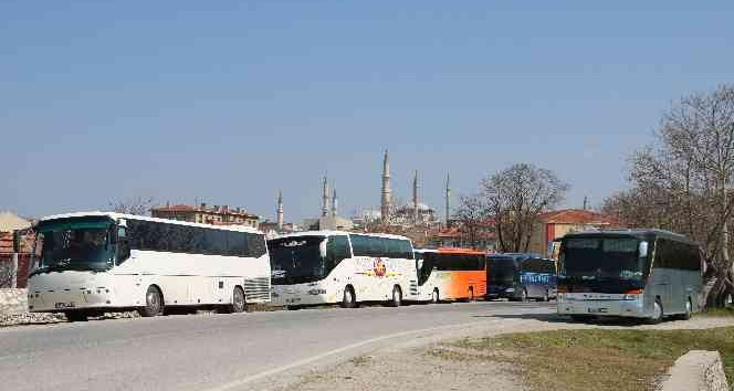 Ramazan alışverişini Edirne’de yapan Bulgaristanlılar ülkelerine dönüşte yoğunluk oluşturdu
