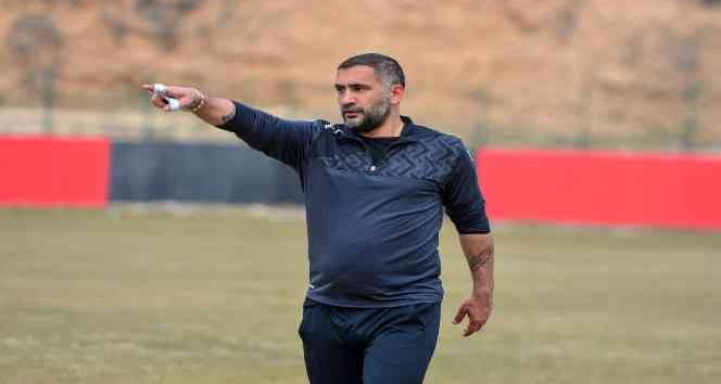 Ümit Karan geleceğin Uşakspor’unu oluşturmaya başladı