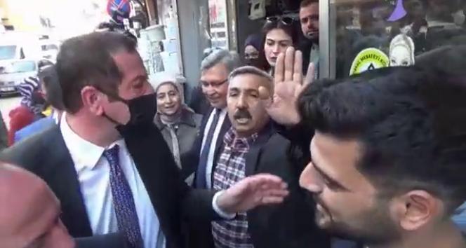 Adanada Ahmet Davutoğluna tepki: "Sen devlet hainisin"