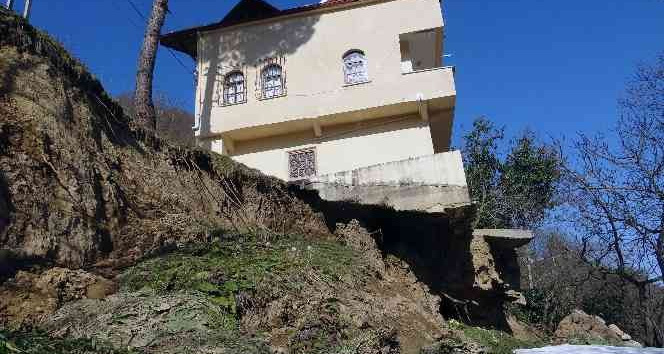 Giresun’da heyelan nedeniyle köylüler tedirgin